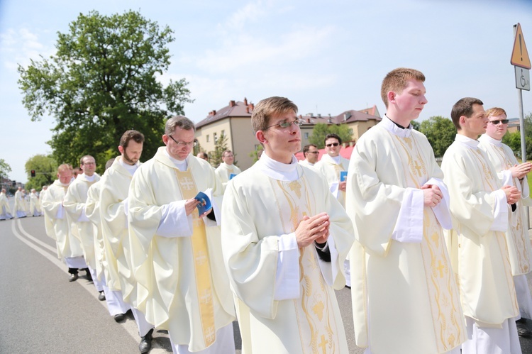 Procesja do ołtarza - Msza św. koronacyjna