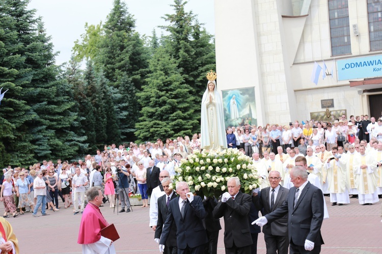 Zakończenie Mszy św. i procesja do sanktuarium