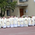 Zakończenie Mszy św. i procesja do sanktuarium