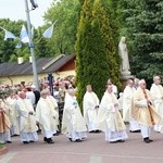 Zakończenie Mszy św. i procesja do sanktuarium