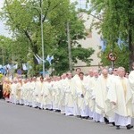 Zakończenie Mszy św. i procesja do sanktuarium