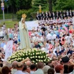 Zakończenie Mszy św. i procesja do sanktuarium