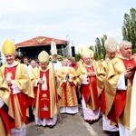 Zakończenie Mszy św. i procesja do sanktuarium