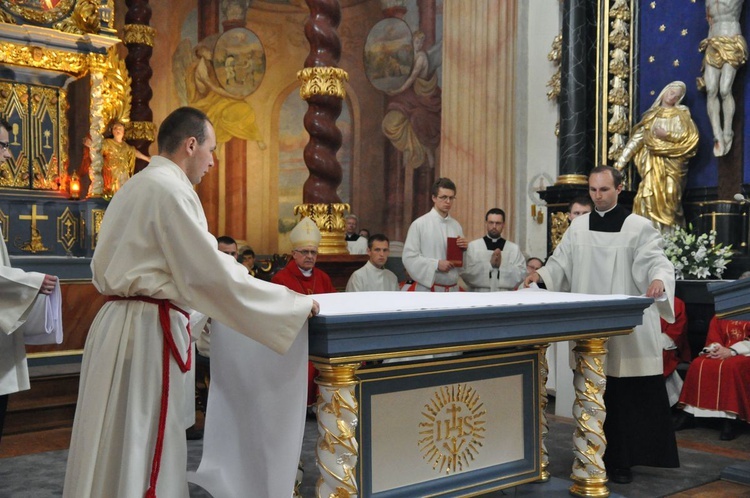 Poświęcenie kościoła i ołtarza w Skrzatuszu