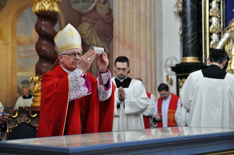 Poświęcenie kościoła i ołtarza w Skrzatuszu