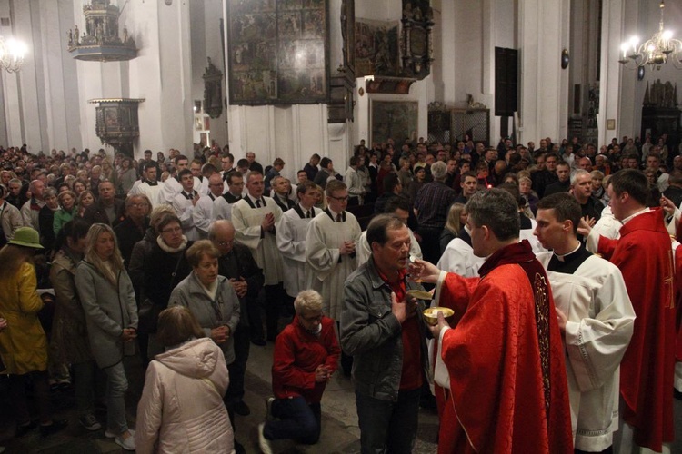 Eucharystia w noc Zesłania Ducha Świętego