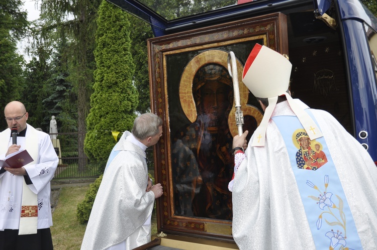 Powitanie ikony MB Częstochowskiej w Domaniewicach