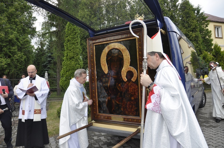 Powitanie ikony MB Częstochowskiej w Domaniewicach