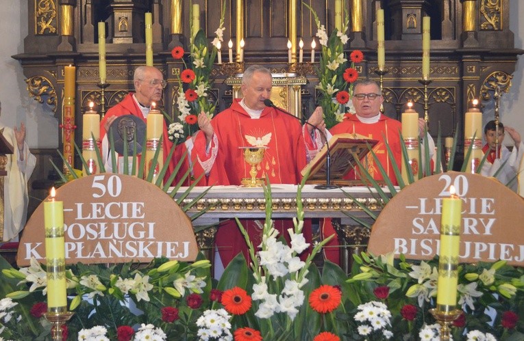 Połączyły ich parafia i kapłaństwo