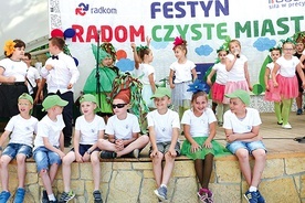 Uczniowie radomskich szkół zachęcali do dbania o środowisko.