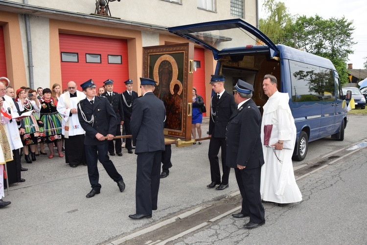 Powitanie ikony MB Częstochowskiej w Zdunach