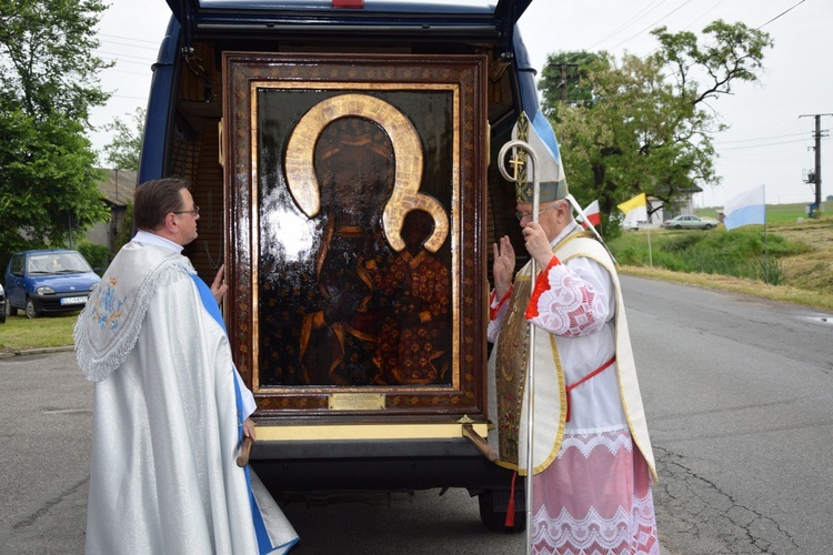 Powitanie ikony MB Częstochowskiej w Zdunach