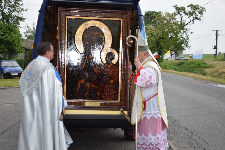 Powitanie ikony MB Częstochowskiej w Zdunach