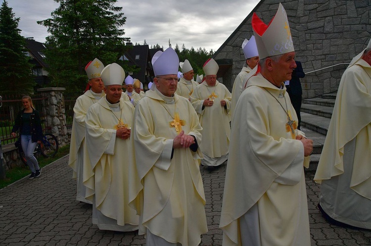 Episkopat Polski w kościele św. Krzyża w Zakopanem