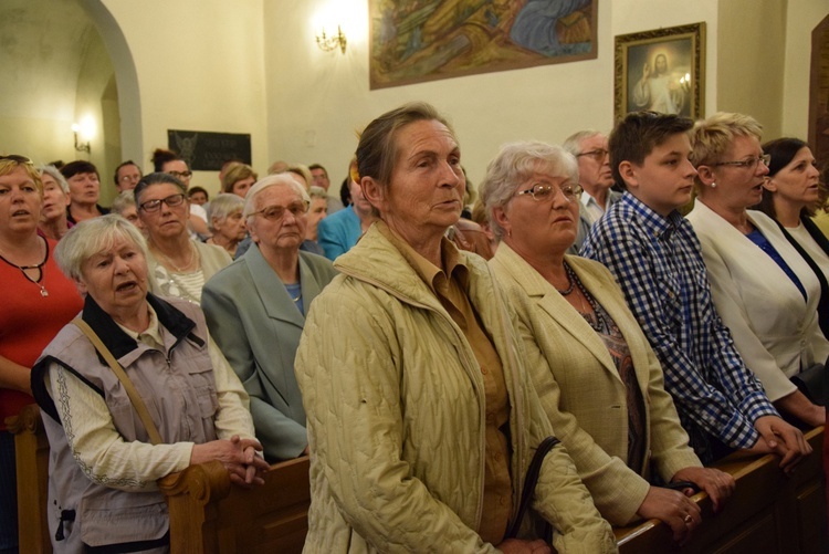 Powitanie ikony MB Częstochowskiej w Chruślinie