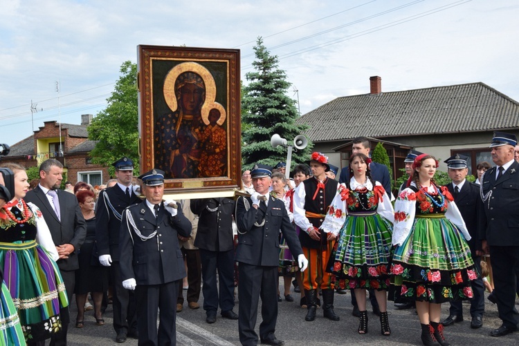 Powitanie ikony MB Częstochowskiej w Chruślinie