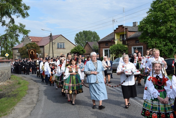 Powitanie ikony MB Częstochowskiej w Chruślinie