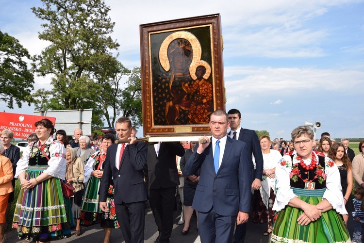 Powitanie ikony MB Częstochowskiej w Chruślinie