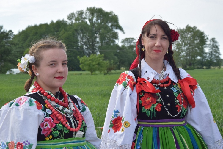 Powitanie ikony MB Częstochowskiej w Chruślinie