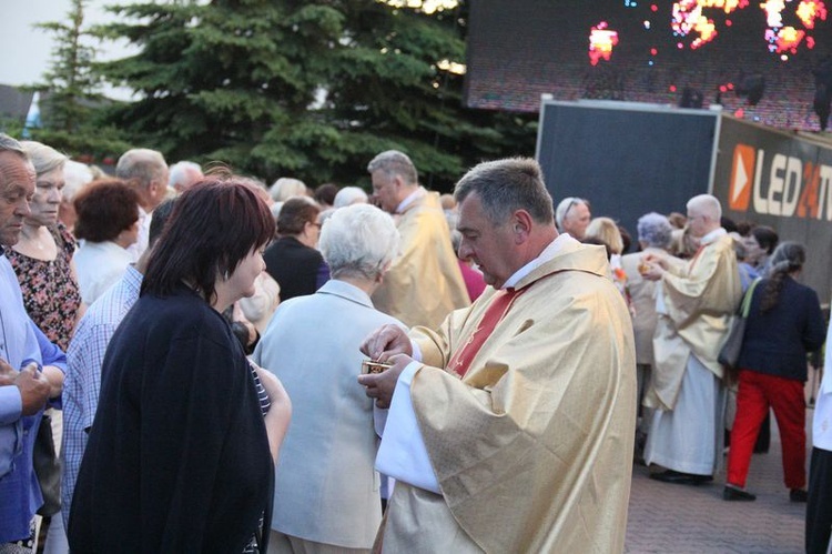 Konsekracja kościoła św. Rodziny na lubelskich Czubach