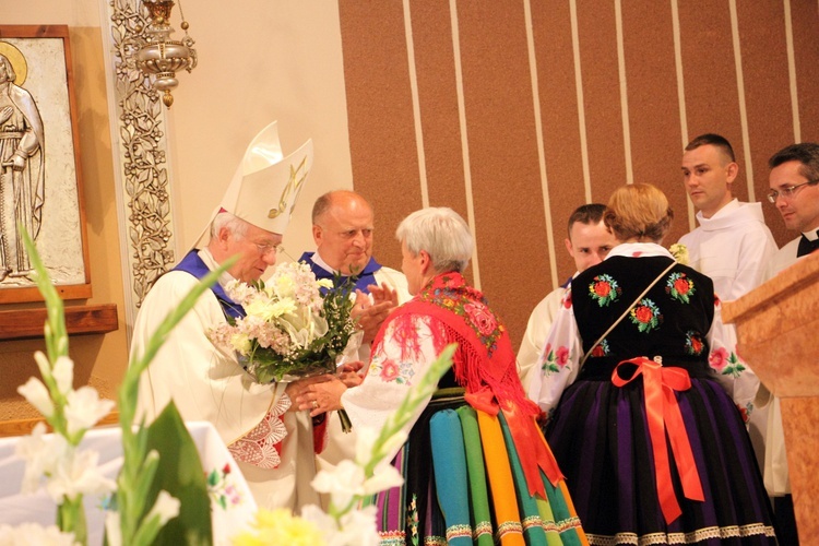 Powitanie ikony MB Częstochowskiej w parafii Chrystusa Dobrego Pasterza w Łowiczu