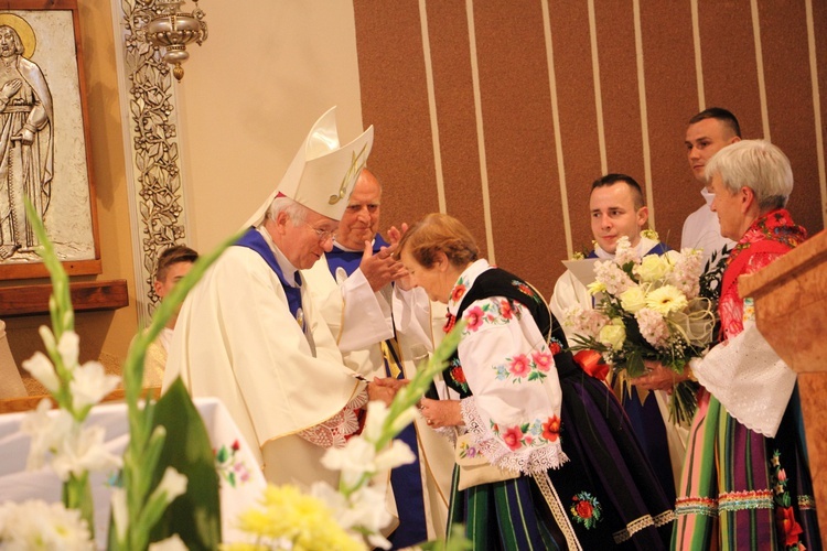 Powitanie ikony MB Częstochowskiej w parafii Chrystusa Dobrego Pasterza w Łowiczu