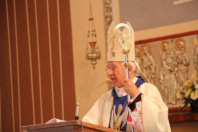 Powitanie ikony MB Częstochowskiej w parafii Chrystusa Dobrego Pasterza w Łowiczu