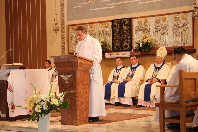 Powitanie ikony MB Częstochowskiej w parafii Chrystusa Dobrego Pasterza w Łowiczu