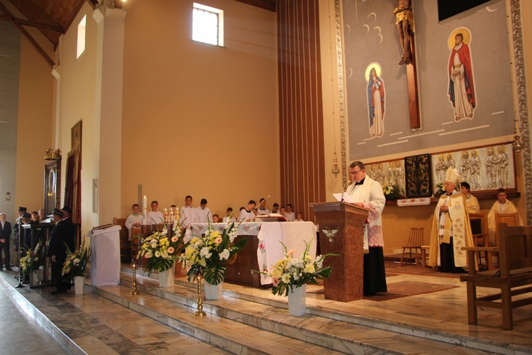 Powitanie ikony MB Częstochowskiej w parafii Chrystusa Dobrego Pasterza w Łowiczu