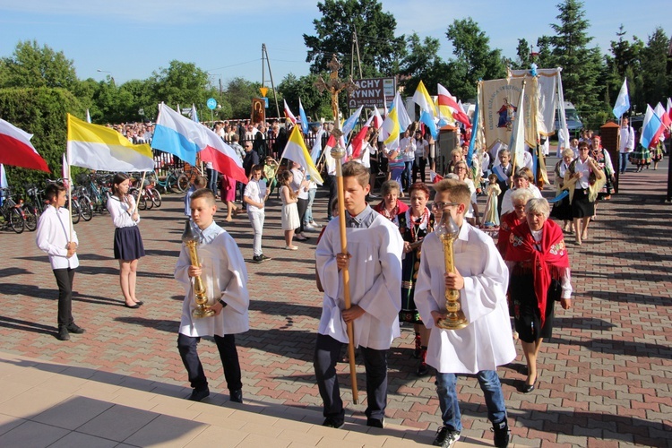 Powitanie ikony MB Częstochowskiej w parafii Chrystusa Dobrego Pasterza w Łowiczu