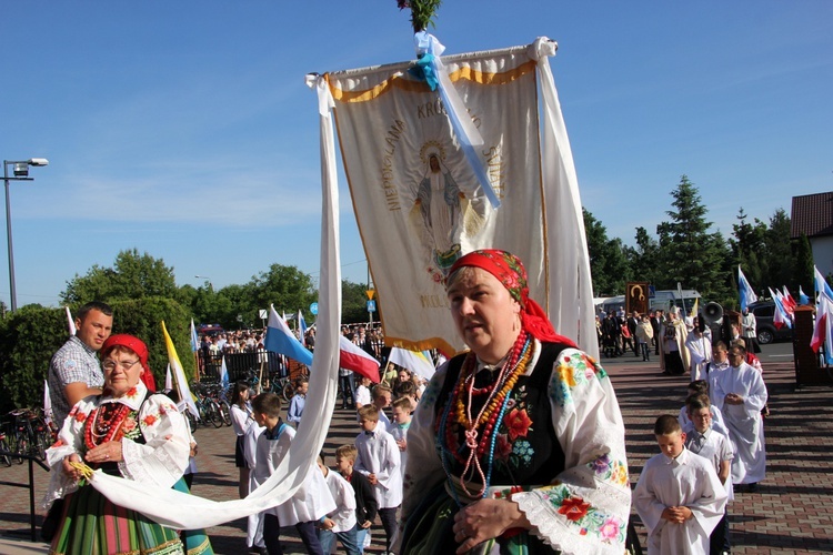 Powitanie ikony MB Częstochowskiej w parafii Chrystusa Dobrego Pasterza w Łowiczu