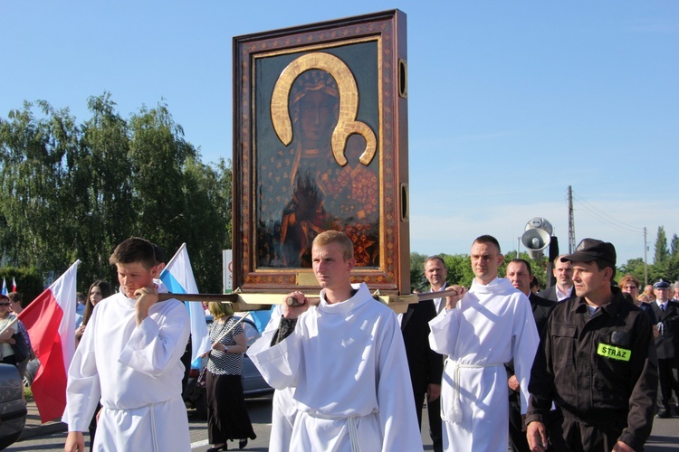 Powitanie ikony MB Częstochowskiej w parafii Chrystusa Dobrego Pasterza w Łowiczu