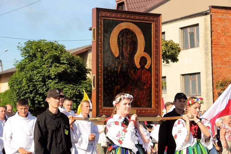 Powitanie ikony MB Częstochowskiej w parafii Chrystusa Dobrego Pasterza w Łowiczu