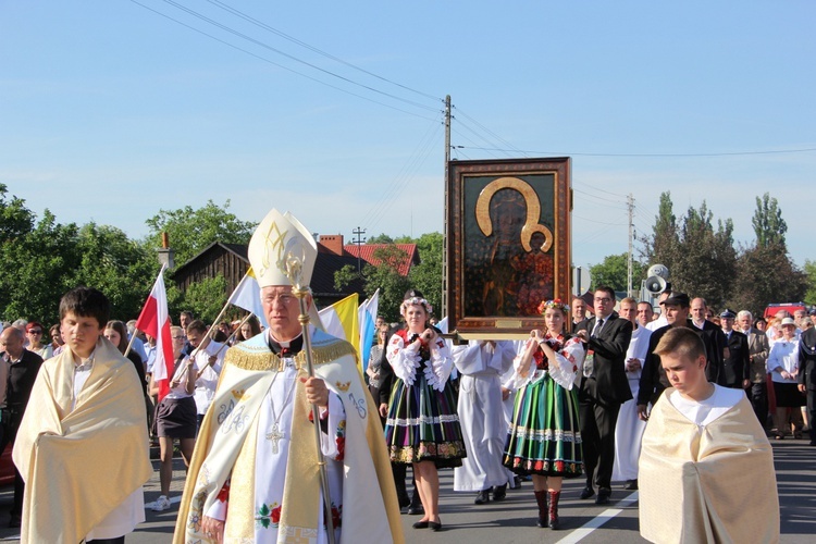 Powitanie ikony MB Częstochowskiej w parafii Chrystusa Dobrego Pasterza w Łowiczu