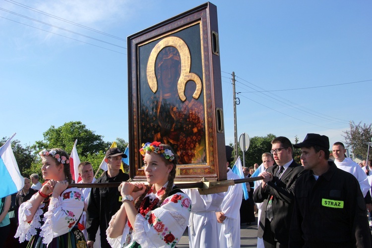 Powitanie ikony MB Częstochowskiej w parafii Chrystusa Dobrego Pasterza w Łowiczu