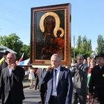 Powitanie ikony MB Częstochowskiej w parafii Chrystusa Dobrego Pasterza w Łowiczu