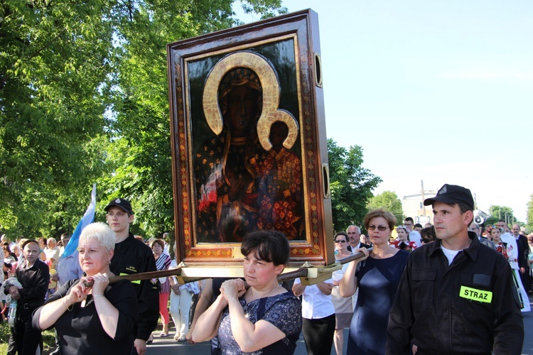 Powitanie ikony MB Częstochowskiej w parafii Chrystusa Dobrego Pasterza w Łowiczu