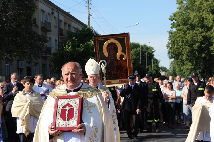 Powitanie ikony MB Częstochowskiej w parafii Chrystusa Dobrego Pasterza w Łowiczu