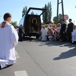 Powitanie ikony MB Częstochowskiej w parafii Chrystusa Dobrego Pasterza w Łowiczu