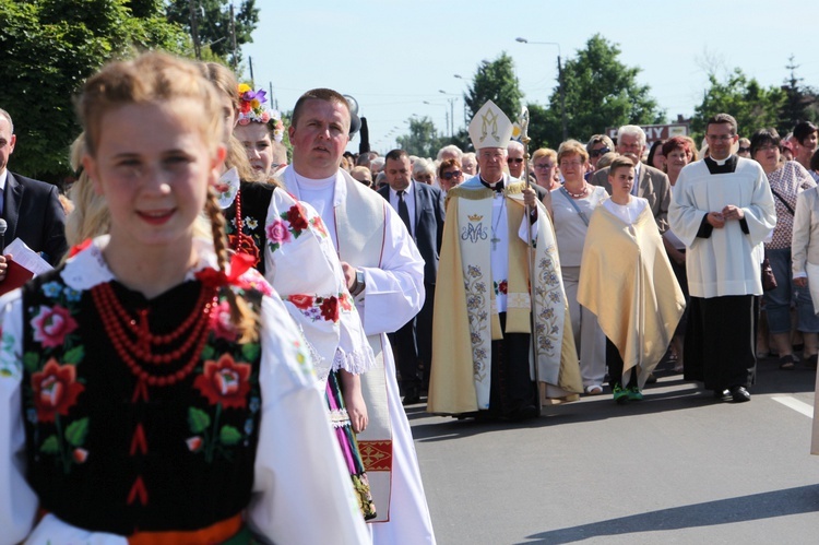 Powitanie ikony MB Częstochowskiej w parafii Chrystusa Dobrego Pasterza w Łowiczu