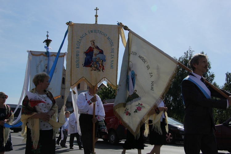 Powitanie ikony MB Częstochowskiej w parafii Chrystusa Dobrego Pasterza w Łowiczu