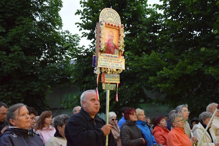 W obchody jubileuszu wpisała się takze nocna pielgrzymka