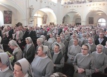 Historia Kościoła na Dolnym Śląsku nierozerwalnie łączy się z posługą zakonnic.