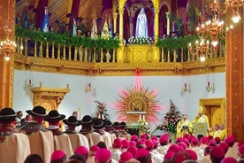Portugalski biskup wygłasza homilię, w której przypomniał znaczenie wszystkich trzech tajemnic fatimskich.
