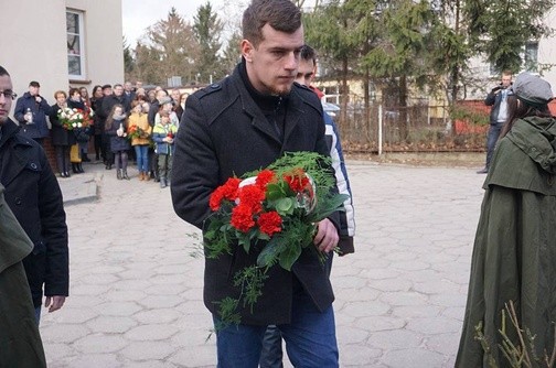 Patryk Semczuk podczas uroczystości ku czci Żołnierzy Wyklętych w Wyrzysku