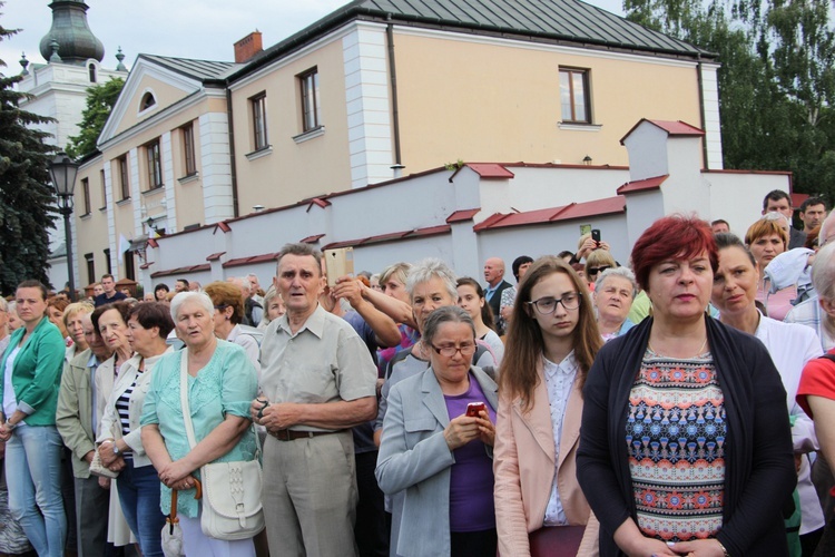 Powitanie ikony MB Częstochowskiej w parafii Świętego Ducha w Łowiczu