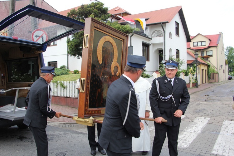 Powitanie ikony MB Częstochowskiej w parafii Świętego Ducha w Łowiczu