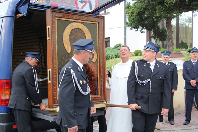 Powitanie ikony MB Częstochowskiej w parafii Świętego Ducha w Łowiczu