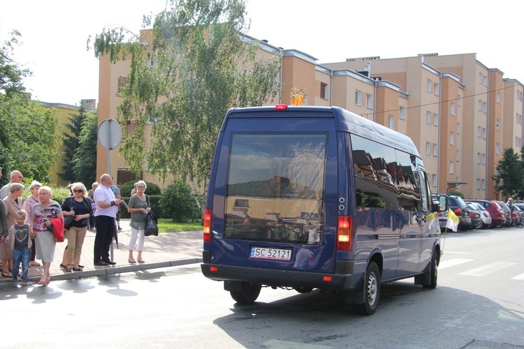 Powitanie ikony MB Częstochowskiej w parafii Świętego Ducha w Łowiczu