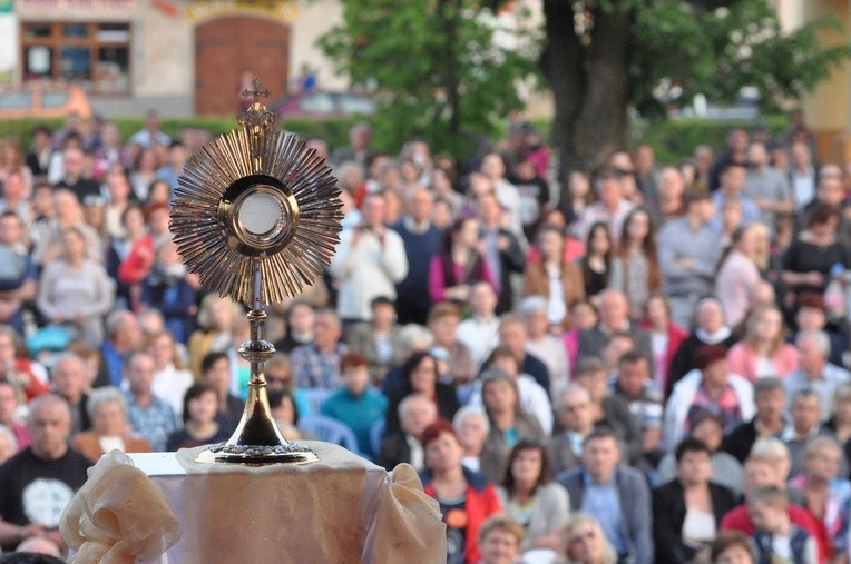 Uwielbienie rozpocznie się o godz. 19